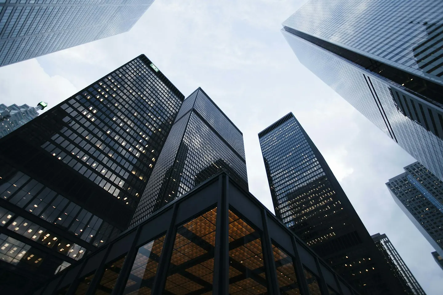 BA (Hons) Global Business (Business Management) with Foundation Year